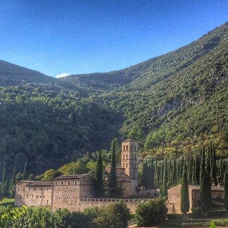Abbazia San Pietro In Valle Ferentillo ภายนอก รูปภาพ